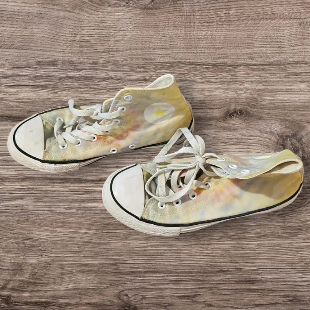 Converse - Kids SZ 3 Tye Dye High Top Shoes